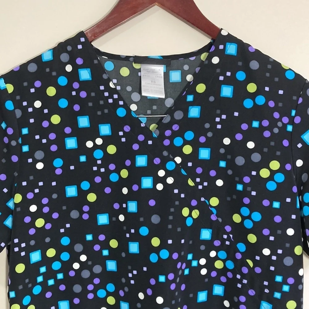 Cherokee Women’s Scrub Top Size XS - Picture 2 of 6